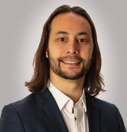 headshot of Michael Bethune